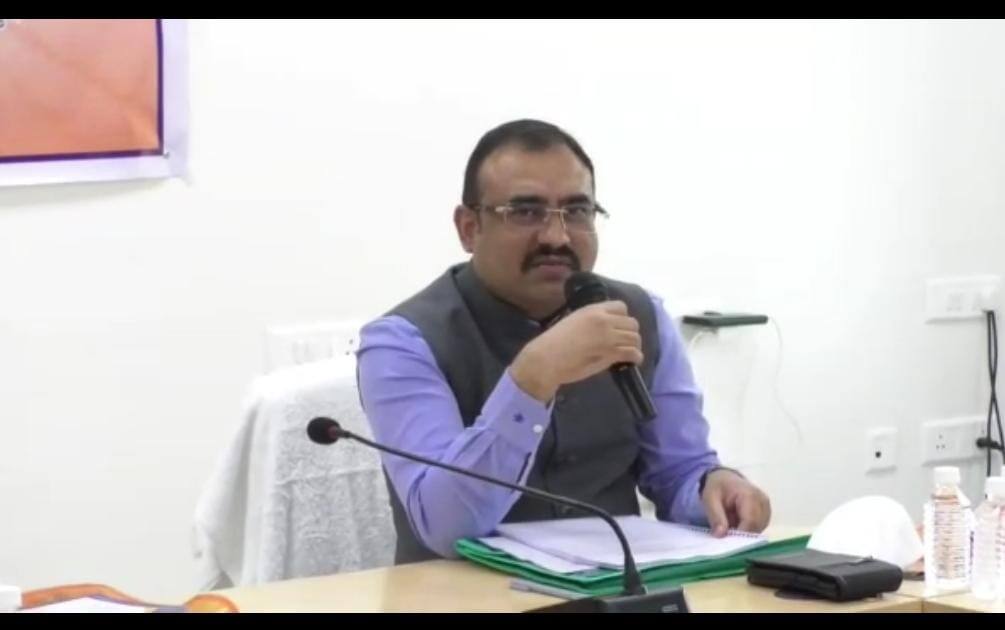 Maharashtra News every Saturday without school bag social welfare initiative in Nashik district Nashik News : नाशिक जिल्ह्यात प्रत्येक शनिवारी 'दप्तराविना शाळा', समाज कल्याणचा उपक्रम 