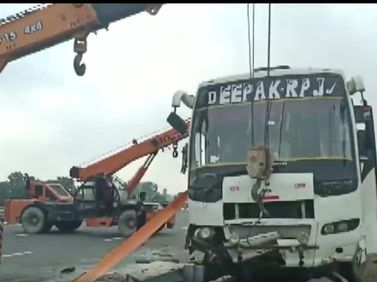 Purvanchal Expressway Accident: 8 Killed, 16 Injured After Double-decker Bus Collides in UP's Barabanki Purvanchal Expressway Accident: 8 Killed As Double-Decker Buses Collide. 16 Injured
