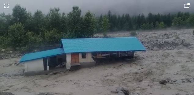 Cloud Burst In Manali: Cloud burst in Seri Nala in Manali, Himachal, Water level of Beas river increased Cloud Burst In Manali : ਹਿਮਾਚਲ ਦੇ ਮਨਾਲੀ 'ਚ ਸੇਰੀ ਨਾਲੇ 'ਚ ਫਟਿਆ ਬੱਦਲ ,ਬਿਆਸ ਨਦੀ ਦੇ ਪਾਣੀ ਦਾ ਪੱਧਰ ਵਧਿਆ