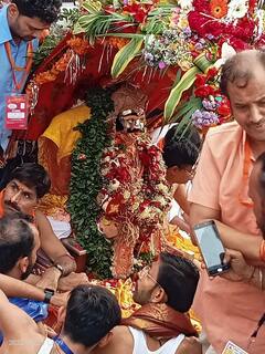 IN Pics : उज्जैन में नगर भ्रमण पर निकले महाकाल, शिप्रा नदी के जल से किया गया अभिषेक, देखें तस्वीरें