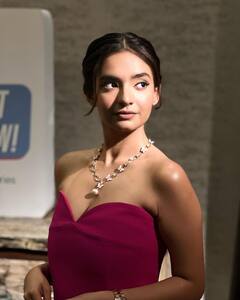 कभी ब्लैक बिकिनी तो कभी गुलाबी ड्रेस में Anushka Sen का दिलकश अंदाज, एक-एक तस्वीर से नजर नहीं हटेगी