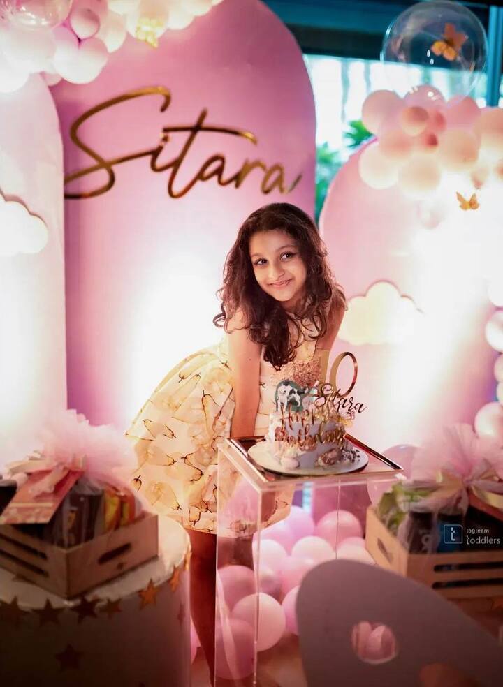 సితార ఘట్టమనేని పదో పుట్టినరోజును ఘనంగా నిర్వహించారు మహేష్ బాబు- నమత్ర. -Image Credit:Sithara Ghattamaneni/Instagram