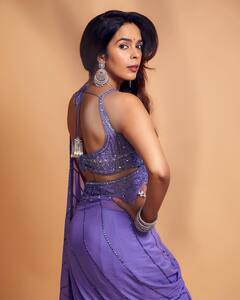 મલ્લિકા શેરાવતનો સાડીમાં જોવા મળ્યો બોલ્ડ અંદાજ, જુઓ તસવીરો