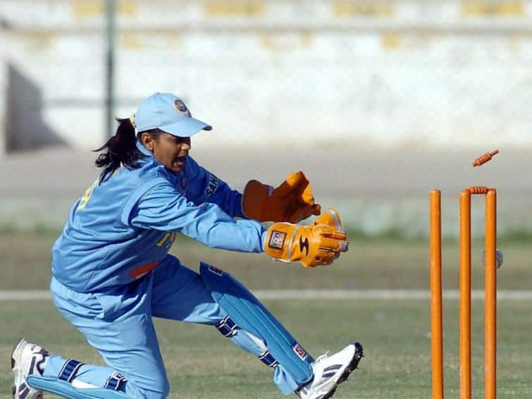 Indian Cricketer Karuna Jain Announces Retirement from all forms of cricket 1000 धावांचा टप्पाही गाठला नाही, तोच आंतरराष्ट्रीय क्रिकेटला अलविदा; भारतीय महिला विकेटकिपरचा मोठा निर्णय