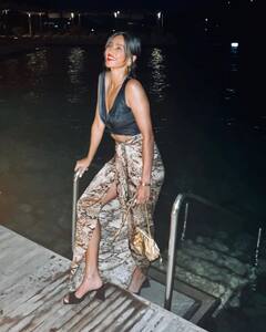 Shibani Dandekar Pics: थाई हाई स्लिट ड्रेस पहने शिबानी दांडेकर ने दिए गजब के पोज़, ग्लैमरस अदाएं उड़ा देंगी आपके होश !