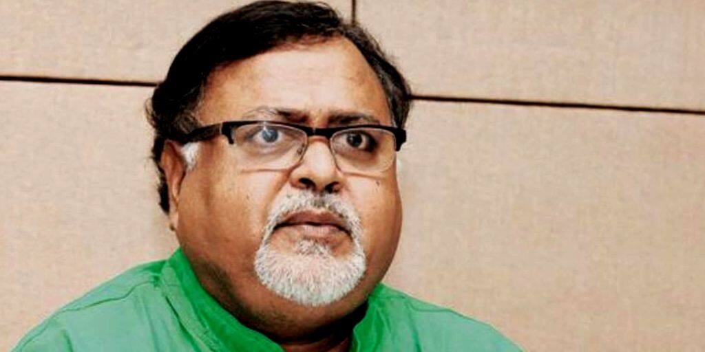 Partha Chatterjee: এবার টেট দুর্নীতিতে নাম জড়াল পার্থ চট্টোপাধ্যায়ের Partha Chatterjee's name was involved in TET corruption Partha Chatterjee: এবার টেট দুর্নীতিতে নাম জড়াল পার্থ চট্টোপাধ্যায়ের