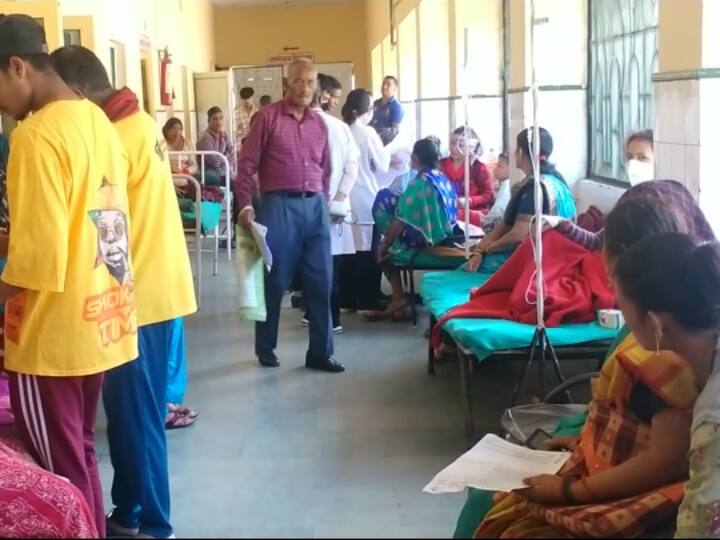 Health services are in bad condition patients are forced to live in the gallaries of the hospital ANN Pithoragarh: पिथौरागढ़ में स्वास्थ्य सेवाएं बदहाल, अस्पताल के बरामदे में रहने को मजबूर हैं मरीज