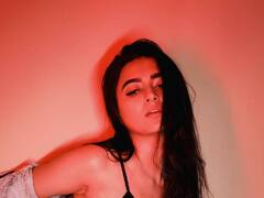 PHOTO: तेजस्वी प्रकाशचा हॉट अंदाज; फोटो पाहून चाहते घायाळ!