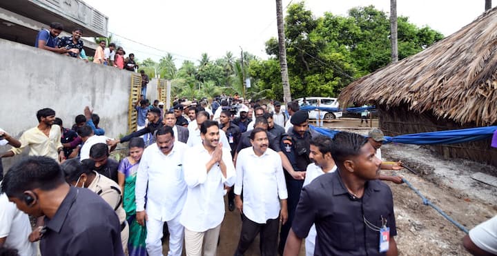 వరద బాధిత గ్రామాల్లో సీఎం జగన్ పర్యటన