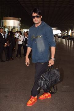 Celeb Spotted: एयरपोर्ट पर स्पॉट हुए बॉलीवुड स्टार्स, कूल लुक में दिखे कियारा, मनीष और संजना