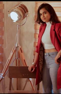 Ramya pandian :  ஸ்டைலிஷ் தமிழச்சி ரம்யா பாண்டியனின் க்ளிக்ஸ்.!