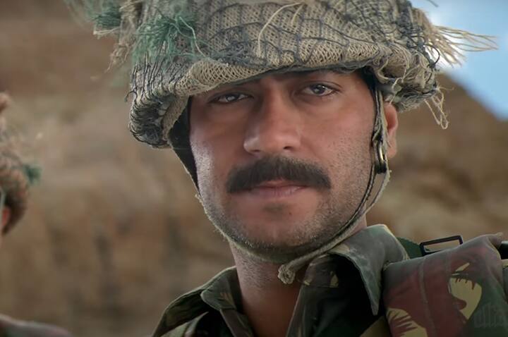 जेपी दत्ता के निर्देशन में बनी फिल्म 'एलओसी: कारगिल' कारगिल युद्ध पर ही बेस्ड है. फिल्म कारगिल में कई संजय दत्त, अजय देवगन, अभिषेक बच्चन, सुनील शेट्टी, संजय कपूर, मनोज बाजपेया और अक्षय खन्ना जैसे बड़े-बड़े स्टार्स नजर आए थे.