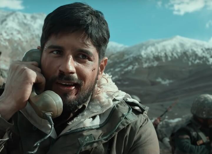 साल 2021 में कारगिल हीरो कैप्टन विक्रम बत्रा की बायोपिक रिलीज हुई थी, जिसमें अभिनेता सिद्धार्थ मल्होत्रा ने विक्रम बत्रा का शानदार किरदार निभाया था. विक्रम बत्रा की ये बायोपिक हिट भी हुई थी.