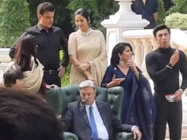 Ranbir Kapoor & Anil Kapoor’s Photo Get LEAKED From The Sets Of Animal At Pataudi Palace Ranbir Kapoor & Anil Kapoor’s Photo Get LEAKED From The Sets Of Animal At Pataudi Palace