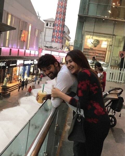 వీరిద్దరికీ ఒక చక్కటి ఆడపిల్ల ఉంది. -Image credit: sayyeshaa/Instagram