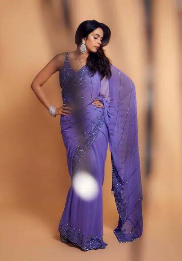 ਸਾੜੀ 'ਚ ਵੀ ਚੱਲਿਆ Mallika Sherawat  ਦੇ ਹੁਸਨ ਦਾ ਜਾਦੂ