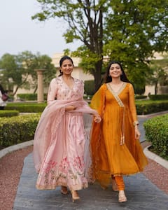 सूट, शरारा तो कभी लहंगा चोली में Sargun Mehta ने ढाया कहर, देसी कपड़ों में एक्ट्रेस ने ऐसे जीता फैंस का दिल