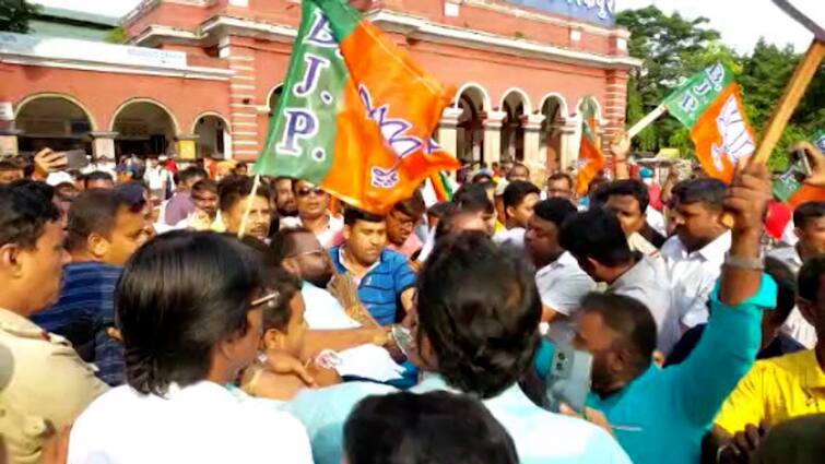 BJP Agitation Against SSC Scam Allegedly Leads To Clash With Police In Barrackpore North 24 Parganas News: নিয়োগে দুর্নীতির অভিযোগে ব্যারাকপুরে বিক্ষোভ বিজেপি যুব মোর্চার,  জখম একাধিক কর্মী