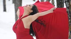 Puja Exclusive: 'তাপমাত্রা মাইনাস ১২ ডিগ্রি, বরফের মধ্যে কস্টিউম পরে দাঁড়িয়ে কাঁপছিলাম..'