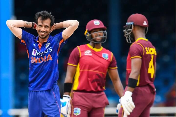 ટીમ ઈન્ડિયાના બેટ્સમેન શ્રેયસ અય્યરે આ મેચમાં શાનદાર ઈનિંગ રમી હતી. જ્યારે અક્ષરે વિનિંગ સિક્સર ઉડાવી ત્યારે શ્રેયસ અય્યર સ્ટેન્ડમાં હતો અને હવામાં બેટ લહેરાવીને નાચવા લાગ્યો હતો. તેની સાથે ઉભેલા બાકીના ખેલાડીઓએ પણ સ્ટેન્ડિંગ ઓવેશન આપ્યું હતું.