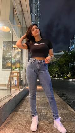 Rithika Singh: ஜீன்ஸ் உடையில் கலக்கும் ரித்திகா சிங்கின் லேட்டஸ்ட் போட்டோஸ்!