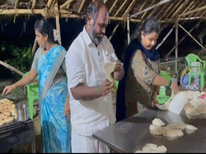 The opposition vice-president prepared paratha with the family of volunteers who were starving! தொண்டர்கள் பசியாற குடும்பத்துடன் பரோட்டா தயார் செய்த எதிர்க்கட்சி துணைத் தலைவர் !