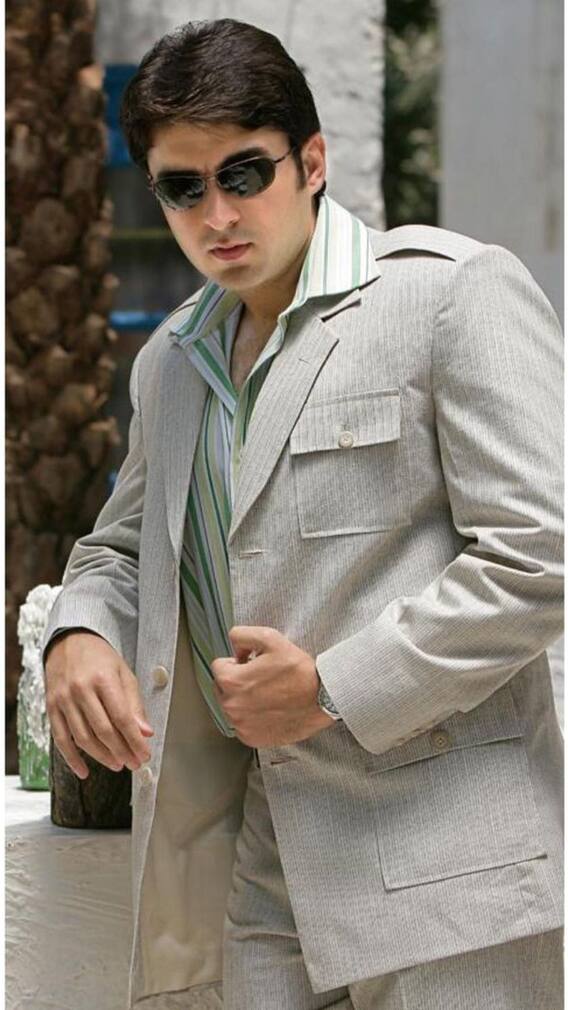 যুগল হংসরাজের অভিনয় সফর