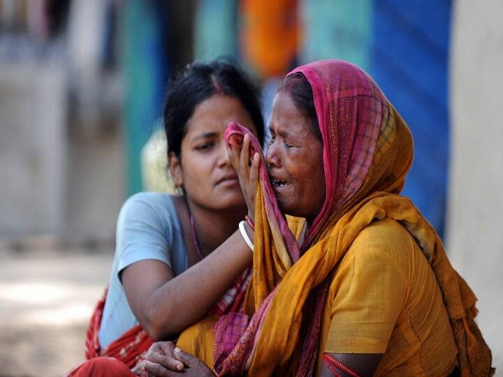 Gujarat Hooch Tragedy: Death Toll Climbs To 28, Bootleggers Sold Poisonous Methanol Mixed With Water, Says Police Gujarat Hooch Tragedy Death Toll Rises to 28 People in Spurious Liquor Consumption Gujarat Hooch Tragedy: Death Toll Climbs To 28, Bootleggers Sold Poisonous Methanol Mixed With Water, Says Police