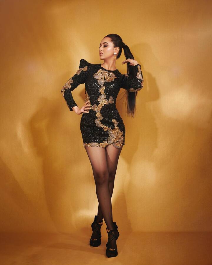 धीरे-धीरे दोनों की दोस्ती हुई और भी प्यार परवान चढ़ गया. अब अक्सर करण और तेजस्वी को एक साथ टाइम स्पेंड करते हुए देखा जाता है.