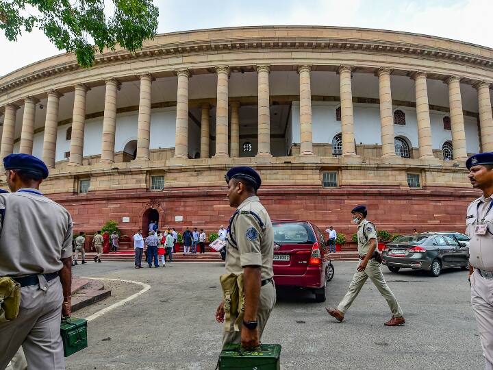 Parliament Monsoon Session 2022 government making suspension its weapon instead of dialogue संसद: सरकार 'संवाद' की बजाय 'निलंबन' को क्यों बना रही है अपना हथियार?