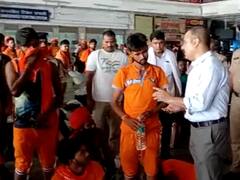 Kanpur News: कांवड़ यात्रा को लेकर रेलवे मुस्तैद, दीनदयाल स्टेशन पर कमान्डेंट पूछ रहे कांवड़ियों का हाल