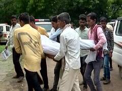 Gujarat Poisonous Liquor: जहरीली शराब पीने से मरने वालों की संख्या बढ़कर हुई 27, अब तक इतने लोग हो चुके हैं गिरफ्तार