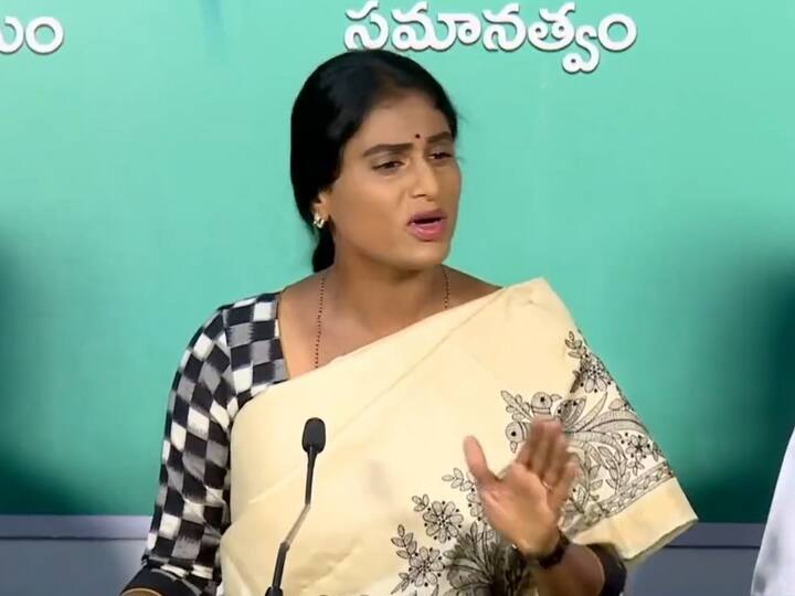 YS Sharmila accuses CM KCR Megha krishna reddy over irrigation projects in telangana Sharmila Comments: ‘కేసీఆర్‌లా రాజశేఖర రెడ్డి ఒకరికే కాంట్రాక్ట్‌లు ఇవ్వలేదు, ఒక్కరి దగ్గరే అన్ని కమీషన్లు తీసుకోలేదు’ షర్మిల సంచలన వ్యాఖ్యలు