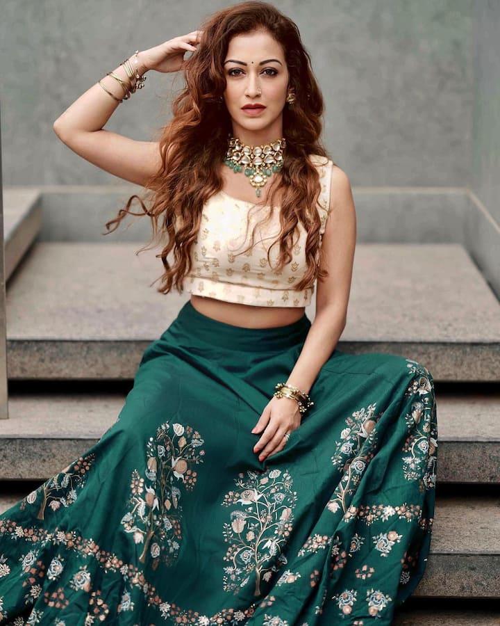 सुनयना सोशल मीडिया पर काफी एक्टिव रहती हैं और आए दिन अपनी नई-नई फोटो और वीडियो शेयर करती रहती हैं.