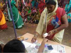 Saksham Suraksha Yojana: छतीसगढ़ सरकार की इस योजना में मिलेगा महिलाओं को एक लाख रुपये तक का लोन, जानिए पूरा नियम