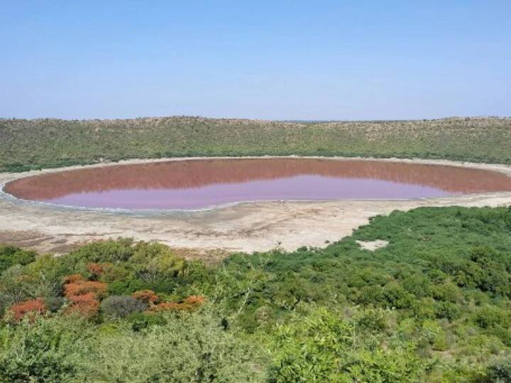 Maharashtra news lonar lake 370 crores fund approved for conservation of Lonar lake big decision in state cabinet meeting Lonar Lake :  उद्धव ठाकरेंच्या ड्रीम प्रोजेक्टला शिंदे सरकारचे खतपाणी, लोणार सरोवर संवर्धनासाठी 370 कोटी रुपये निधी मंजूर