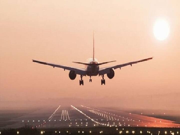 மலேசியா செல்லும் விமானத்தில் திடீர் எந்திரக் கோளாறு..! திடீரென ரத்தானதால் பயணிகள் அவதி..! alaysia Airlines passenger flight from Chennai to Kuala Lumpur mechanical failure மலேசியா செல்லும் விமானத்தில் திடீர் எந்திரக் கோளாறு..! திடீரென ரத்தானதால் பயணிகள் அவதி..!