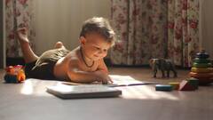 Parenting Tips: শিশু বাড়িতে প্রায়ই একা থাকে? তাকে যে প্রয়োজনীয় জিনিসগুলো শেখানো দরকার