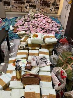 Arpita Mukherjee: শুধু টাকাই নয়, অর্পিতার ফ্ল্যাট থেকে উদ্ধার প্রচুর দলিল !