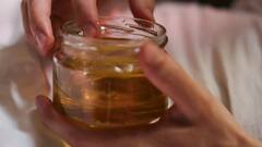 Honey for Weight Loss: মেদ ঝরাতে মধু খান, কীভাবে উপকার পাবেন? জেনে নিন