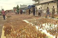 અહીં પોલીસે 2 કરોડના દારૂ પર ફેરવી દીધું રોલર, જુઓ તસવીરો