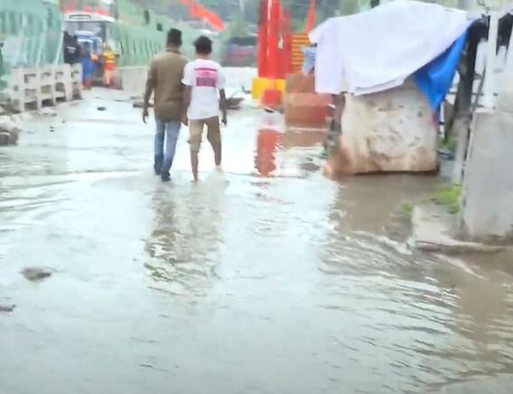 स्कूल पहुंचना मुश्किल, क्लास में बैठना चुनौती ! देखिए 'Ghanti Bajao'