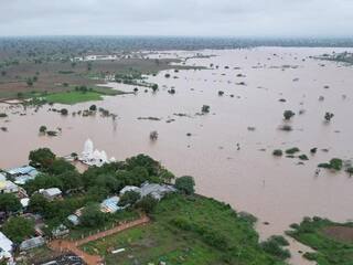 Marathwada Rain : मराठवाड्यात पावसामुळं आत्तापर्यंत 45 जणांचा मृत्यू, तर 3 लाख 78 हजार 866 हेक्टरवरील पिकांचं नुकसान
