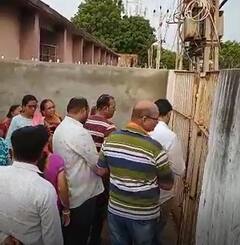 Kutch: ગાંધીધામના ધારાસભ્ય બન્યા લોકોના રોષનો ભોગ, લોકોએ કર્યું એવું કે જાણીને ચોંકી જશો