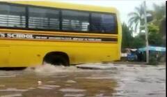 Gujarat Rains: આબુ-અમદાવાદ હાઈવે સ્વીમીંગ પુલમાં ફેરવાયો, વાહન વ્યવહારને અસર