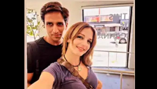 sussanne khan hot and glamorous pics of california vacations viral on social media ઋત્વિક સાથે છુટાછેડા બાદ નવા પ્રેમી સાથે વેકેશન એન્જૉય કરી રહી છે સુઝૈન ખાન, કેલિફોર્નિયા વેકેશનની તસવીરો કરી શેર