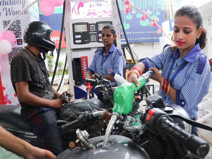 Petrol Diesel Price Today 27 July 2022 know rates fuel price in your city Telangana Andhra Pradesh Amaravati Hyderabad Petrol-Diesel Price, 27 July: నేడు చాలా చోట్ల ఇంధన ధరల పెరుగుదల - ఇక్కడ మాత్రం స్థిరంగా