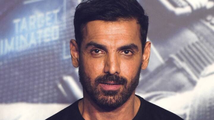 इस लिस्ट में जॉन अब्राहम (John Abraham) का भी नाम शामिल है जिनकी अपकमिंग मूवी एक विलेन रिटर्न्स पर फैंस की निगाहें टिकी हुईं है.
