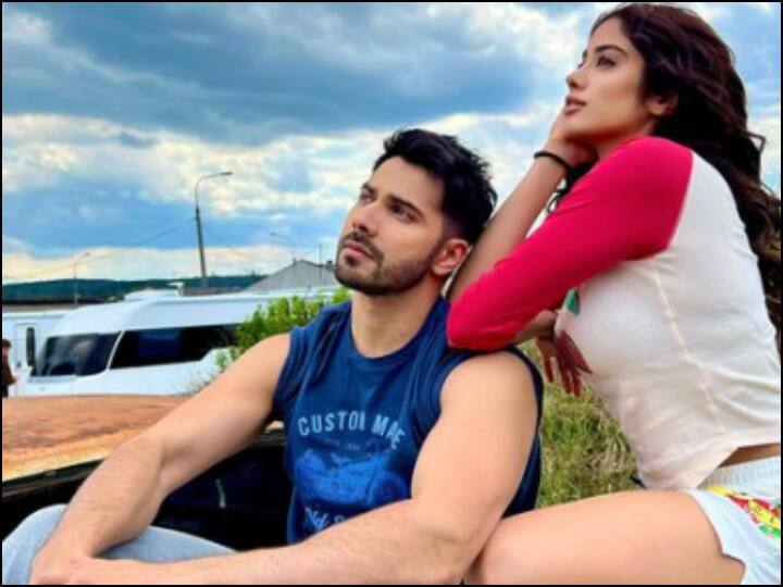 जान्हवी संग अपने करियर की सबसे महंगी फिल्म कर रहे हैं Varun Dhawan, एक दिन में खर्च हो रहे हैं इतने करोड़ varun dhawan janhvi kapoor new movie bawaal is most expensive film per day cost is more then two crore details जान्हवी संग अपने करियर की सबसे महंगी फिल्म कर रहे हैं Varun Dhawan, एक दिन में खर्च हो रहे हैं इतने करोड़