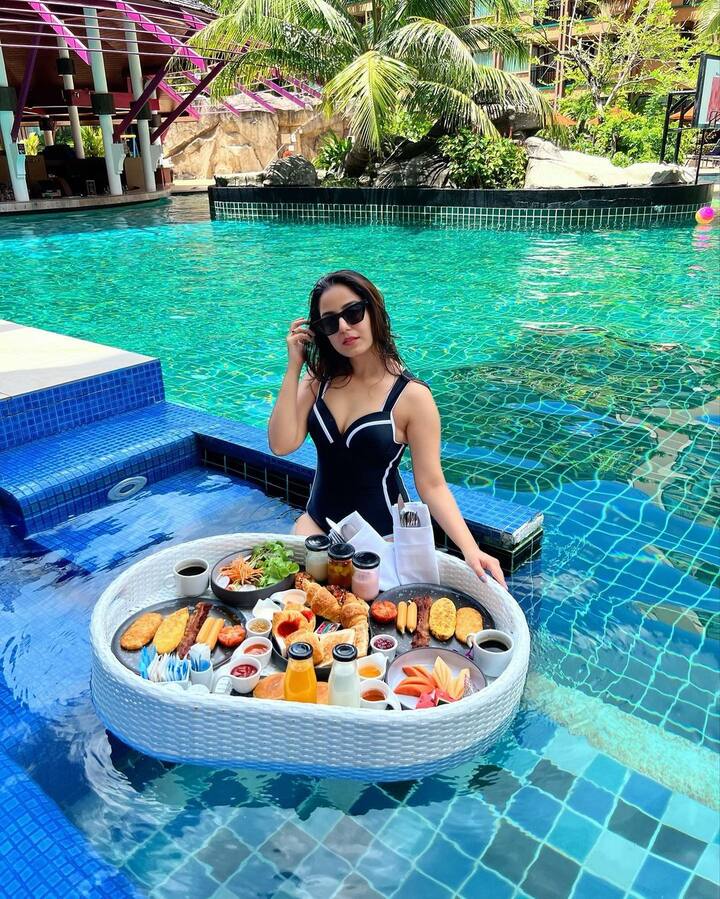 सृष्टी अनेक वेळा टीव्ही शोमध्ये सुसंस्कृत सून किंवा मुलीच्या भूमिकेत दिसली असली तरी खऱ्या आयुष्यात ती अभिनेत्री बोल्डनेसच्या बाबतीत कुणापेक्षा कमी नाही.(फोटो सौजन्य :srishtyrode24/इंस्टाग्राम)